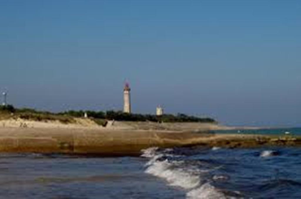 Maison Retaise Pres De La Plage Saint-Clément-des-Baleines Buitenkant foto
